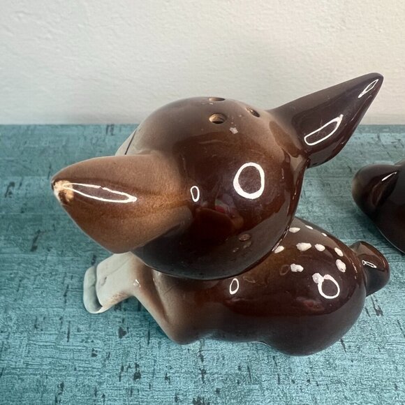 Kitschy Anthropomorphic Big Eyed Doe Fawn Deer Salt Pepper Shakers Japan Vintage - Picture 4 of 7